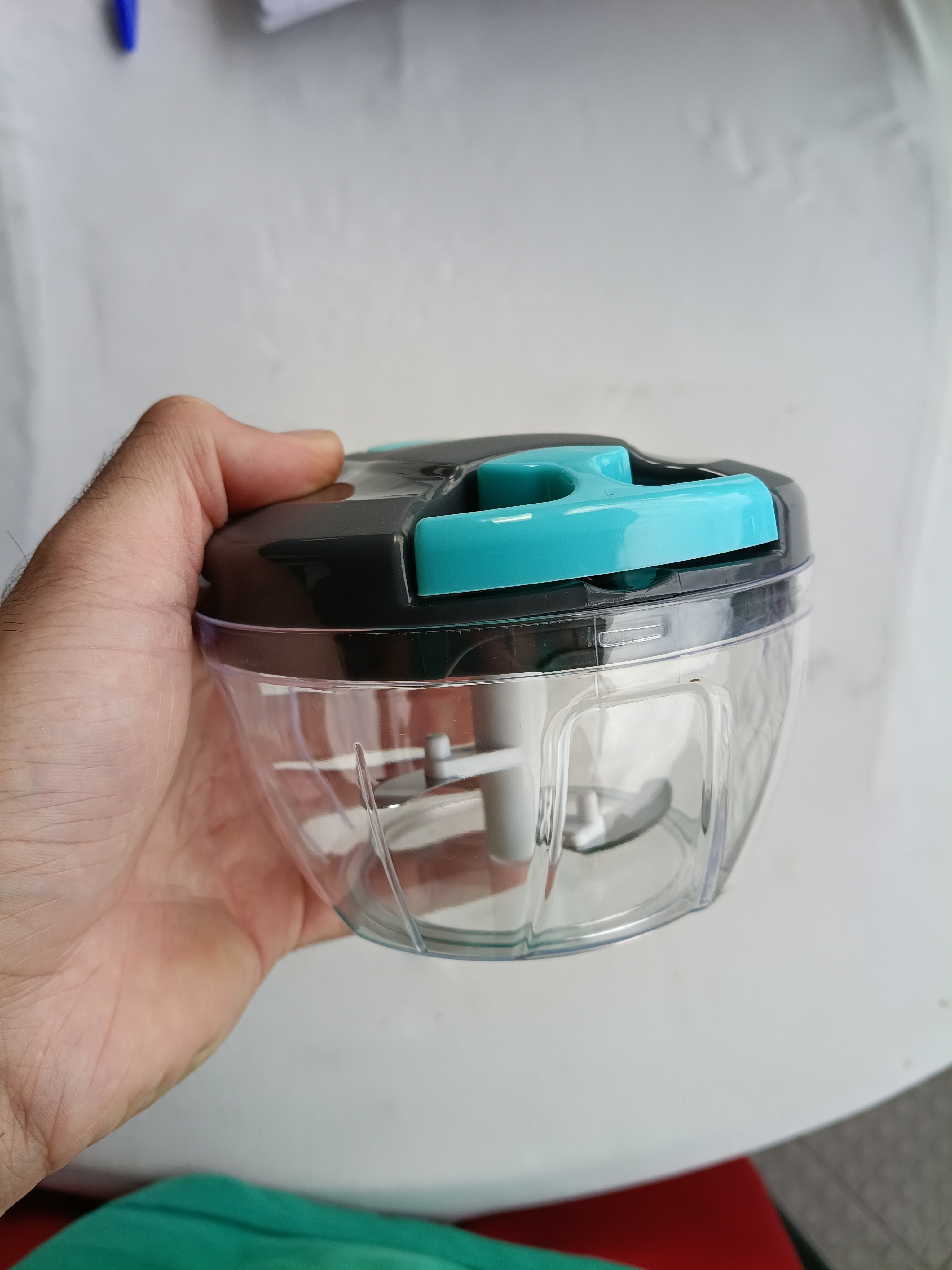 Tritatutto Manuale "In Cucina con Pol" – Taglia, Sminuzza e Risparmia Tempo!